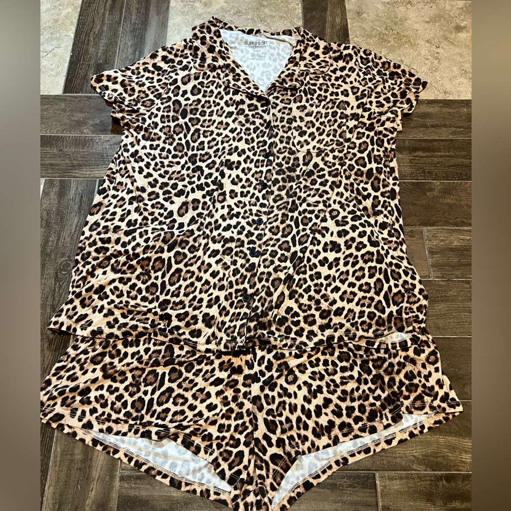 Torrid Super Soft PJ Set Leopard Print button down shorts set 2X